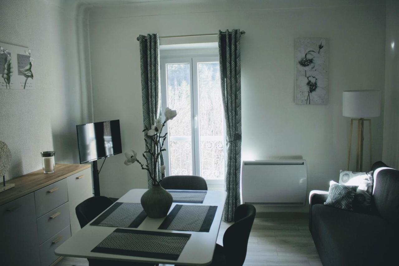 Charmant Appartement Au Coeur Des Gres D Annot Exterior foto
